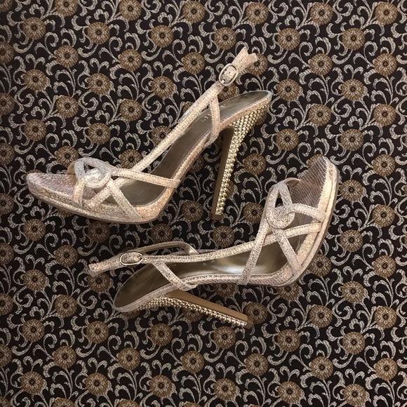 Nine West Shoes - Nine West Leather gorgeous gold heels Sz 7